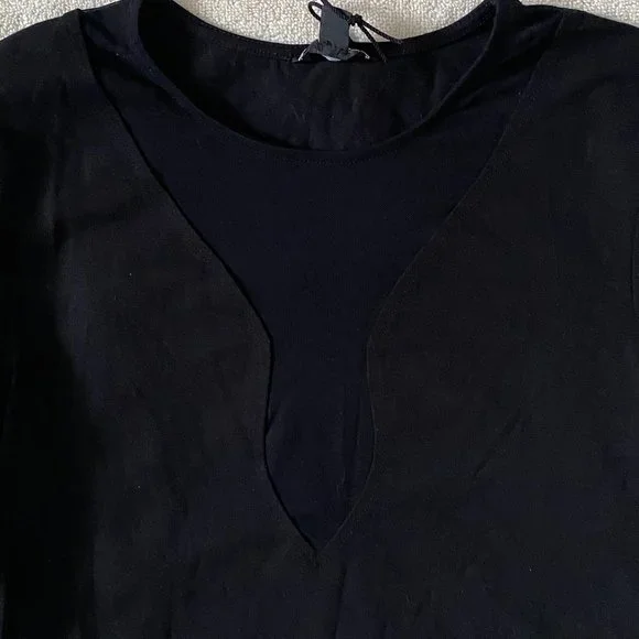 Guess Long Sleeved Top with Mesh V-neckline - Picture 3 of 7